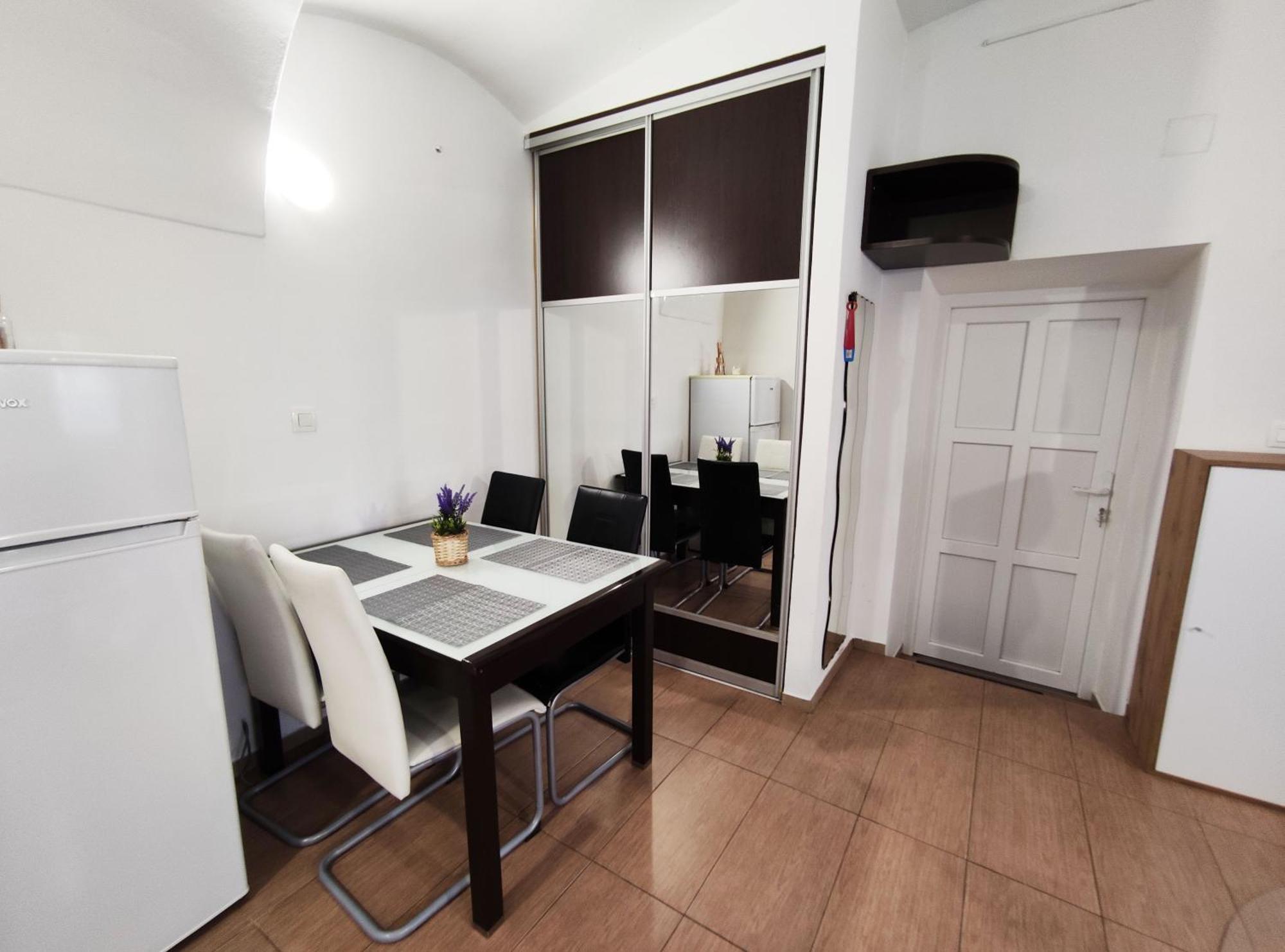 Studio Apartment Sisters 3-4 Lubiana Esterno foto